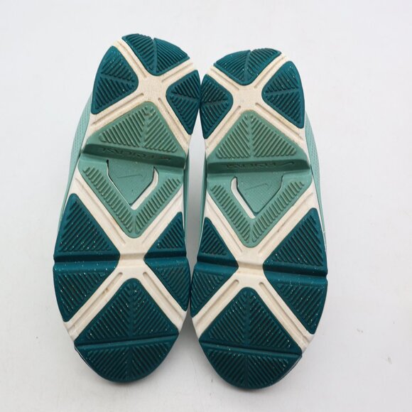 Nike GO FlyEase Women's Size 7 Low Running Shoes Summit White Geode DR5540-013 - Picture 9 of 10